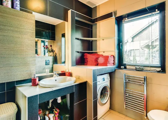 Сasa de vacaciones Pet Friendly In Bedzin With Wifi *