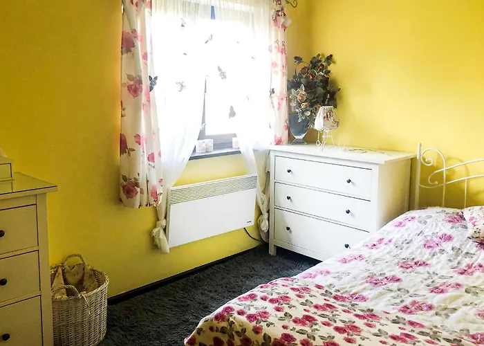 Pet Friendly In Bedzin With Wifi Сasa de vacaciones Bedzino